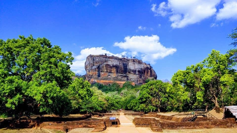 Climb the Lion Rock — Paradise Crawl photo 1